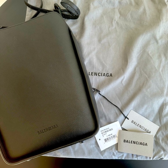 Balenciaga Tool 2.0 Handbag - Picture 13 of 13